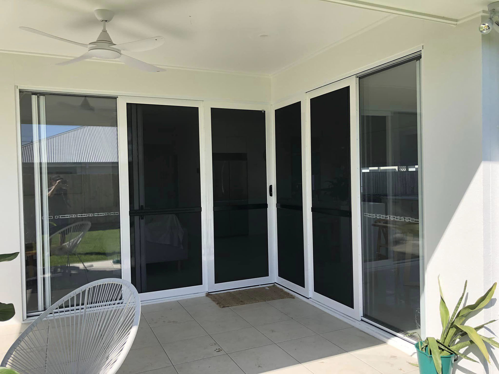 Corner Stacker Doors